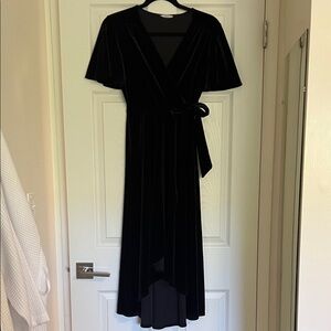 Soprano Elegant Black High Low Dress